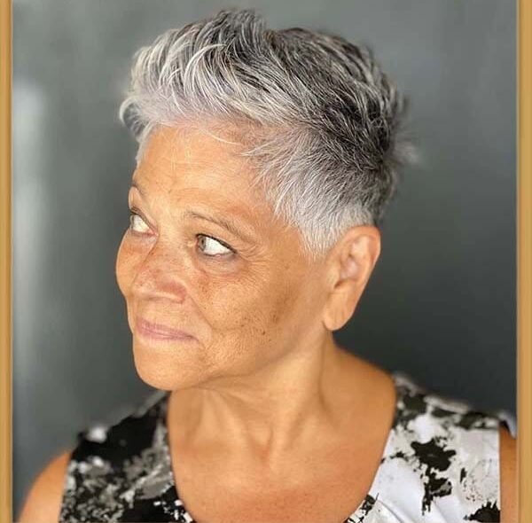 freche-frisuren-fur-graue-haare-ab-60
