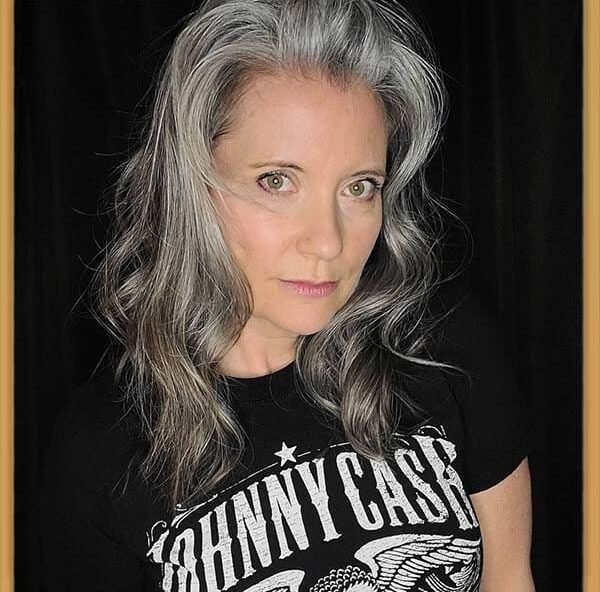 freche-frisuren-fur-graue-haare-ab-60