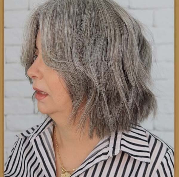 freche-frisuren-fur-graue-haare-ab-60