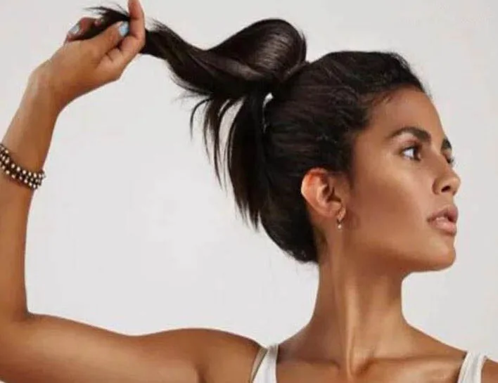 Frisur für kurzes Haar: Dieser Pferdeschwanzstil ist perfekt für kurzes Haar