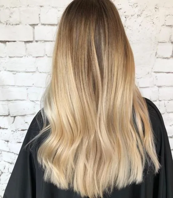 Braunes bis hellblondes Ombre