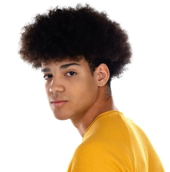 Afro Haare Frisuren 28 afro haare männer, afrikanische haare männer, afro haare flechten männer, afro haare männer stylen, afro haare schneiden männer, afro haare stylen männer, afro locken mann, afrikanische haare stylen männer, afro haare glätten männer,