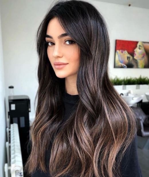 Schwarze Haare Mit Blonden Strähnen Vorne