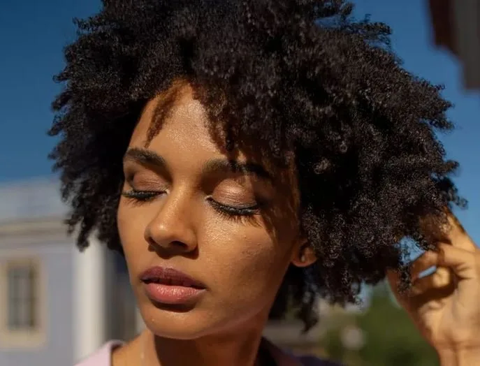 Afro Haare Frisuren 38 afro frisur, afro haare frisuren, afro haare pflegen, afrikanische zöpfe flechten, afrikanische zöpfe flechten lassen, afro flechten, afro frisur frauen, afro frisur mann, afro frisuren jungs,