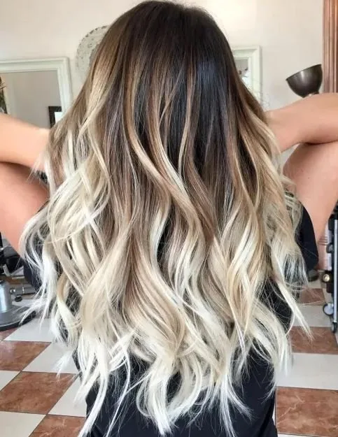 Braune haare mit strähnen aufhellen