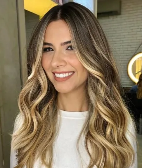 Braune haare mit strähnen aufhellen