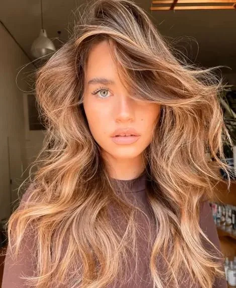 braune haare mit karamell highlights, dunkel braune haare mit karamell highlights, braune haare mit karamell highlights glatt,