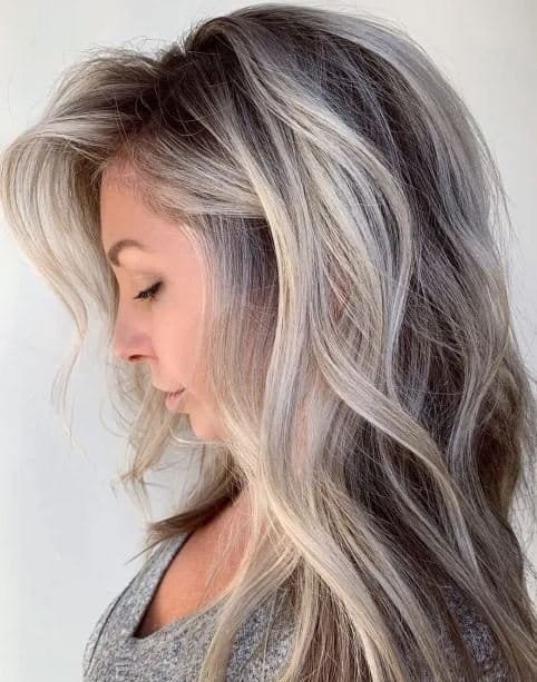 Graue Haare Mit Blonden Strähnchen Aufpeppen 1 Graue haare mit blonden strähnchen aufpeppen