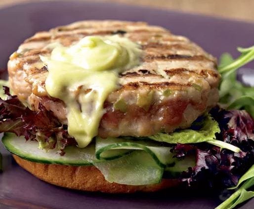 Die 10 Besten Gesunden Rezepte Zum Abnehmen 4 Asiatisch-inspirierter-Thunfischburger