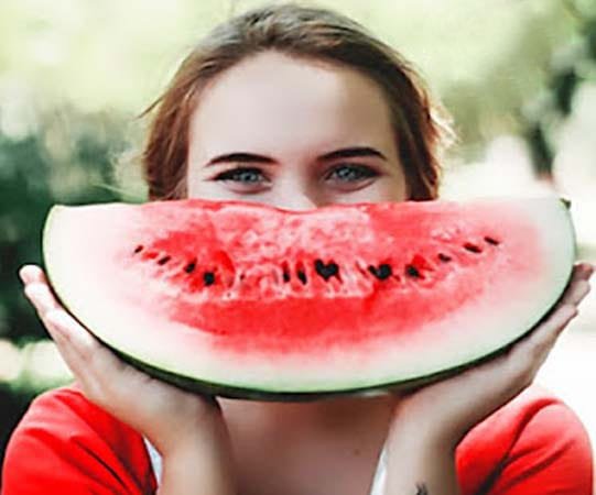 Eine-Bestellung-Stillt-Den-Durst-Wassermelone